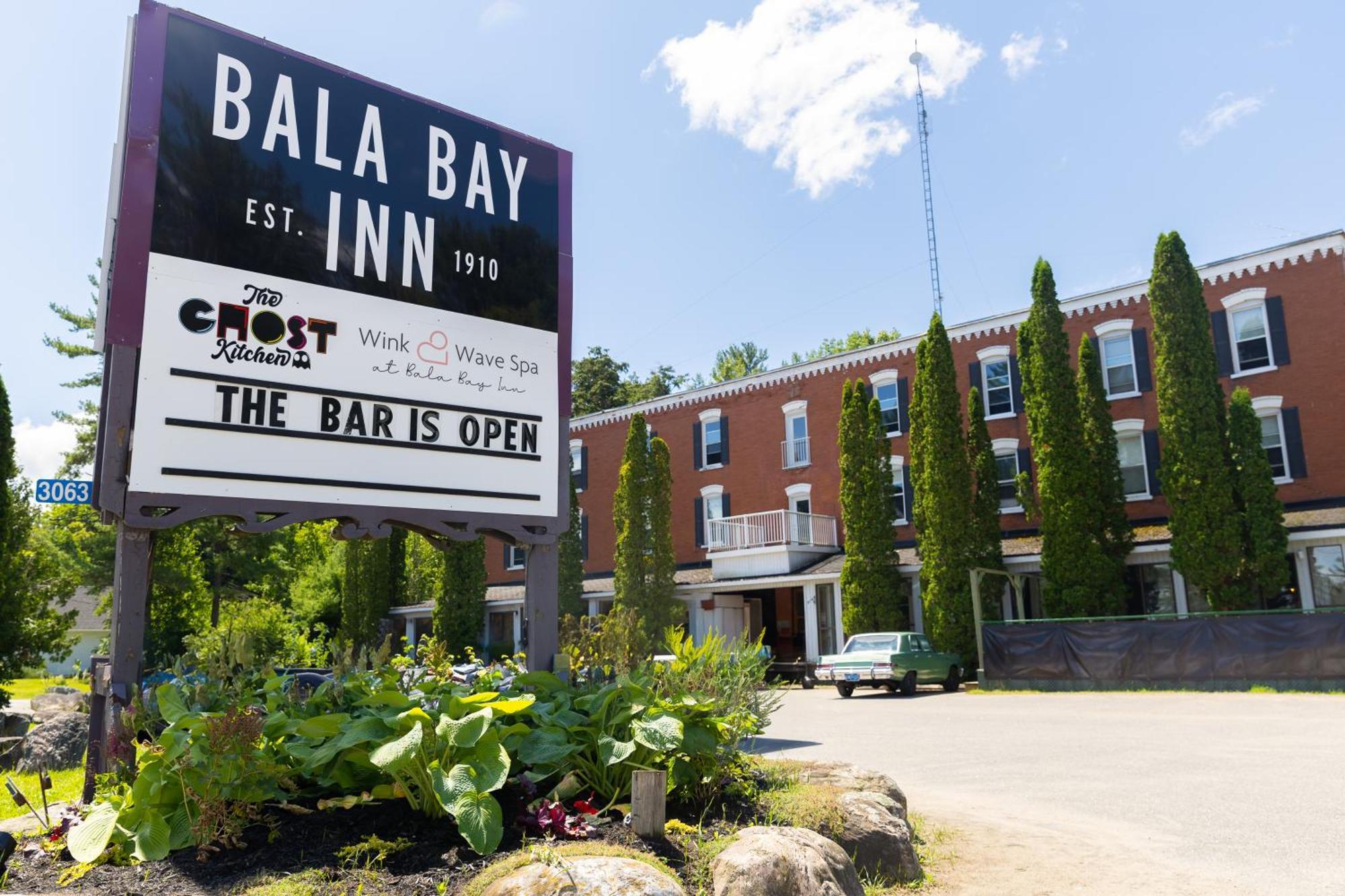 The Bala Bay Inn ภายนอก รูปภาพ